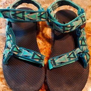 Woman's Teva Hurricane Sandles Size 8
